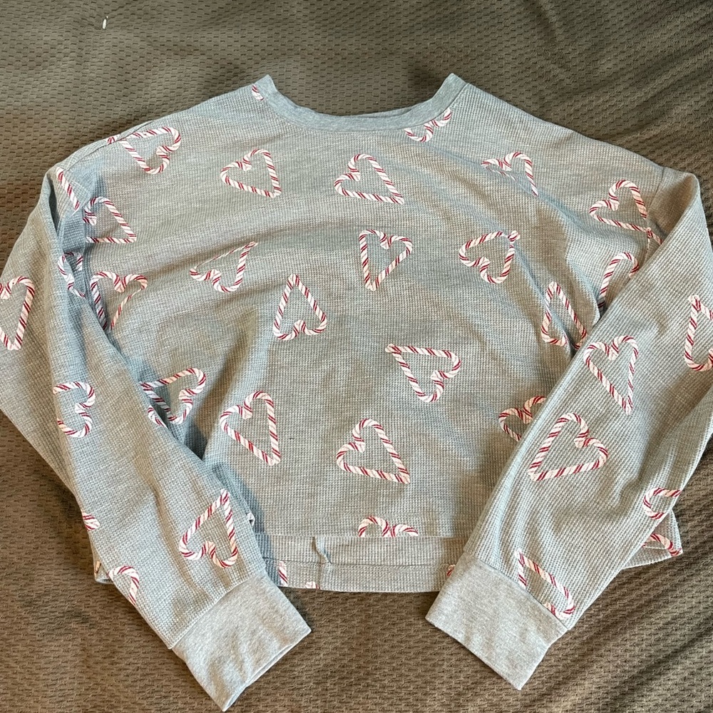festive long sleeve cropped tee
